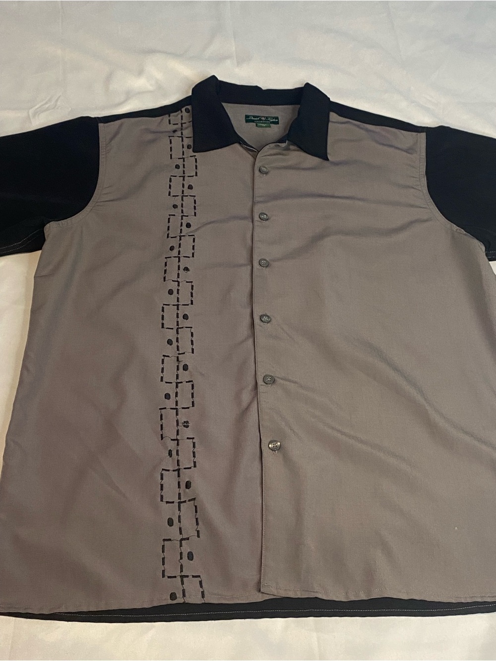 David Taylor Two-Tone Collar Shirt in Gray and Black. Size L